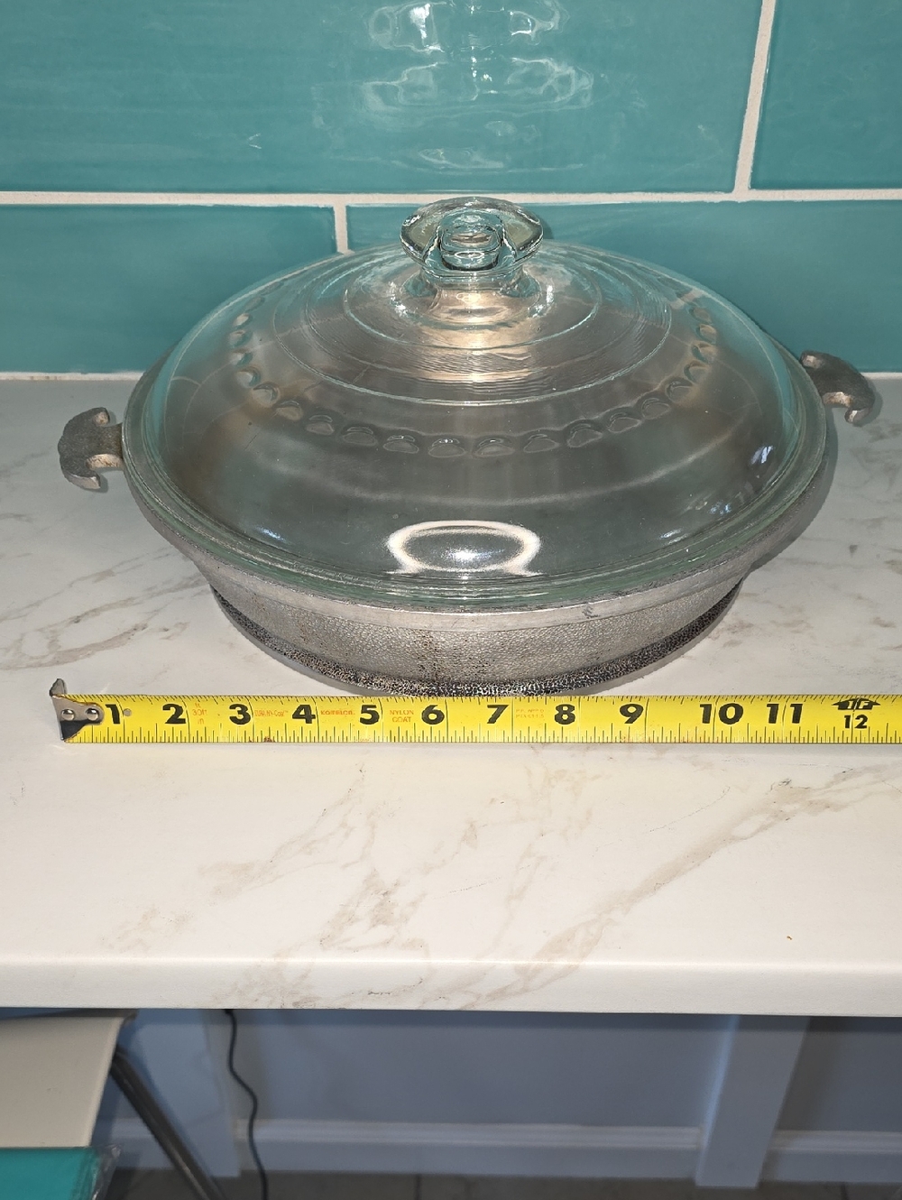 Guardian Service Glass-Lid Cast Serving Pan - Clear and Silver